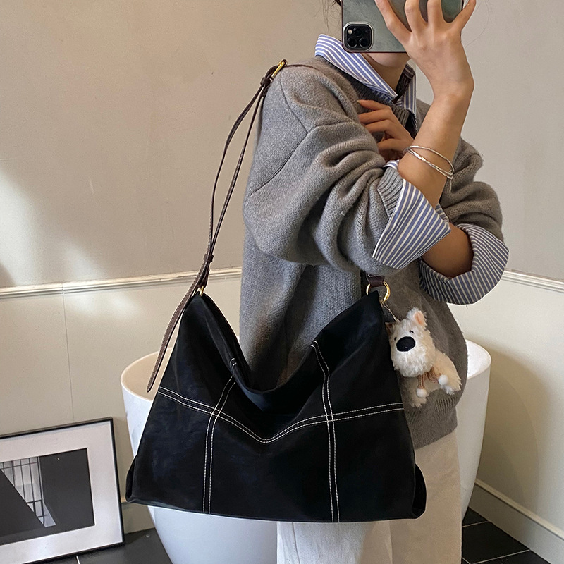 Bolsos retro retro mate de alta calidad para mujeres 2025, nueva moda de gran capacidad, bolsas de hombro, bolsas de hombro de estilo perezoso.
