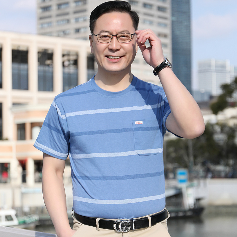 2024 nueva camiseta de manga corta para papá para hombres de 40 a 50 años de edad, de mediana edad y ancianos, seda de hielo, cuello redondo, rayas para hombres al por mayor