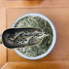 信阳毛尖春尾系列手工绿茶礼盒装罐装袋装纯芽娄头口粮茶新茶解渴