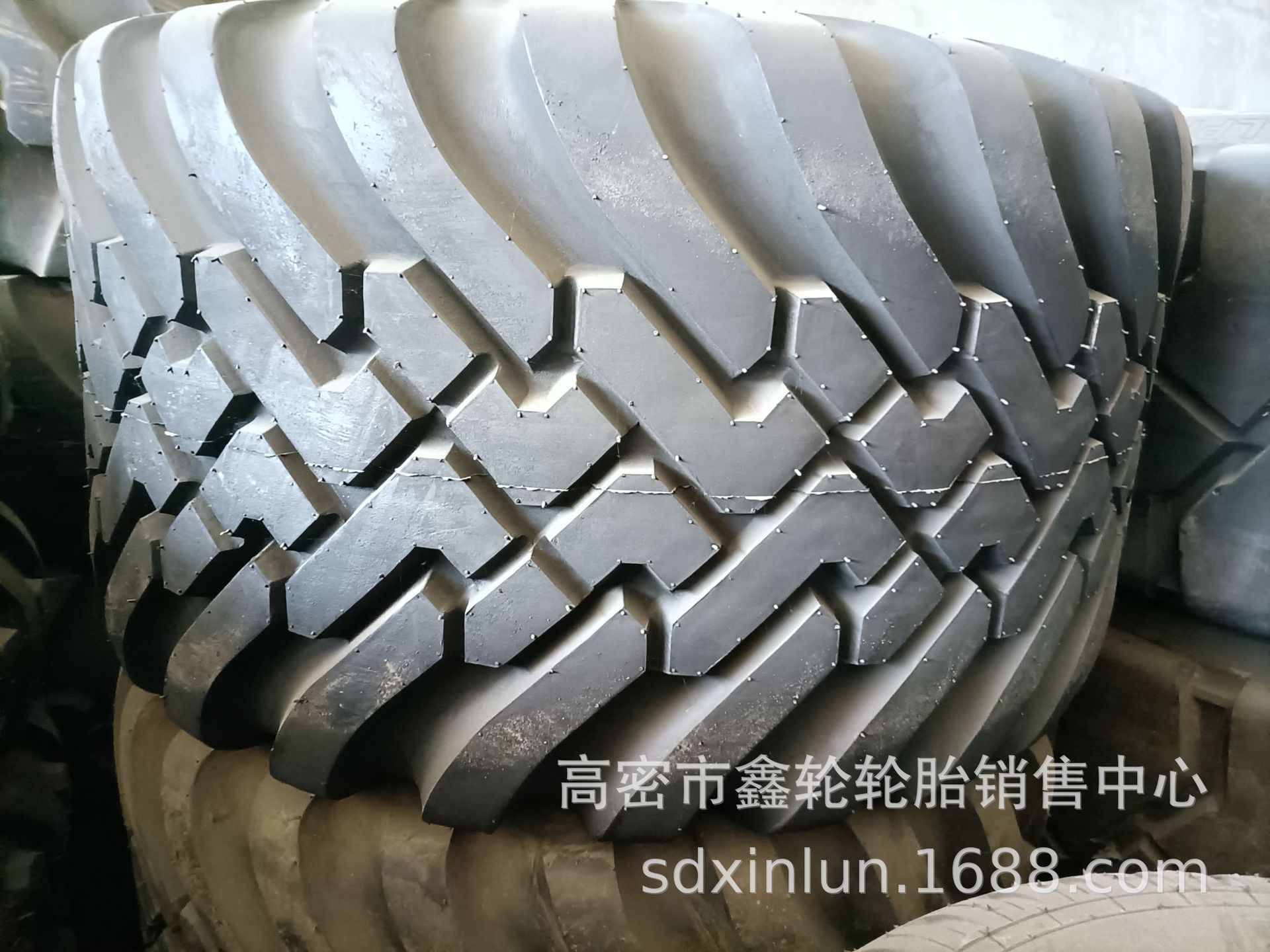 长期供应48x25.00-20  10.5/80-18  16.5/70-18  农用机械轮胎