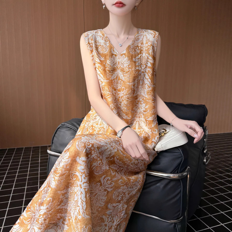 Plus-Size Women's Summer Dress with a High-End Feel, Simple and Elegant, Tummy-Concealing Straight Long Dress, Tencel Linen V-Neck Tank Dress Plus-Size Women's Summer Dress with a High-End Feel, Simple and Elegant, Tummy-Concealing Straight Long Dress, Tencel Linen V-Neck Tank Dress