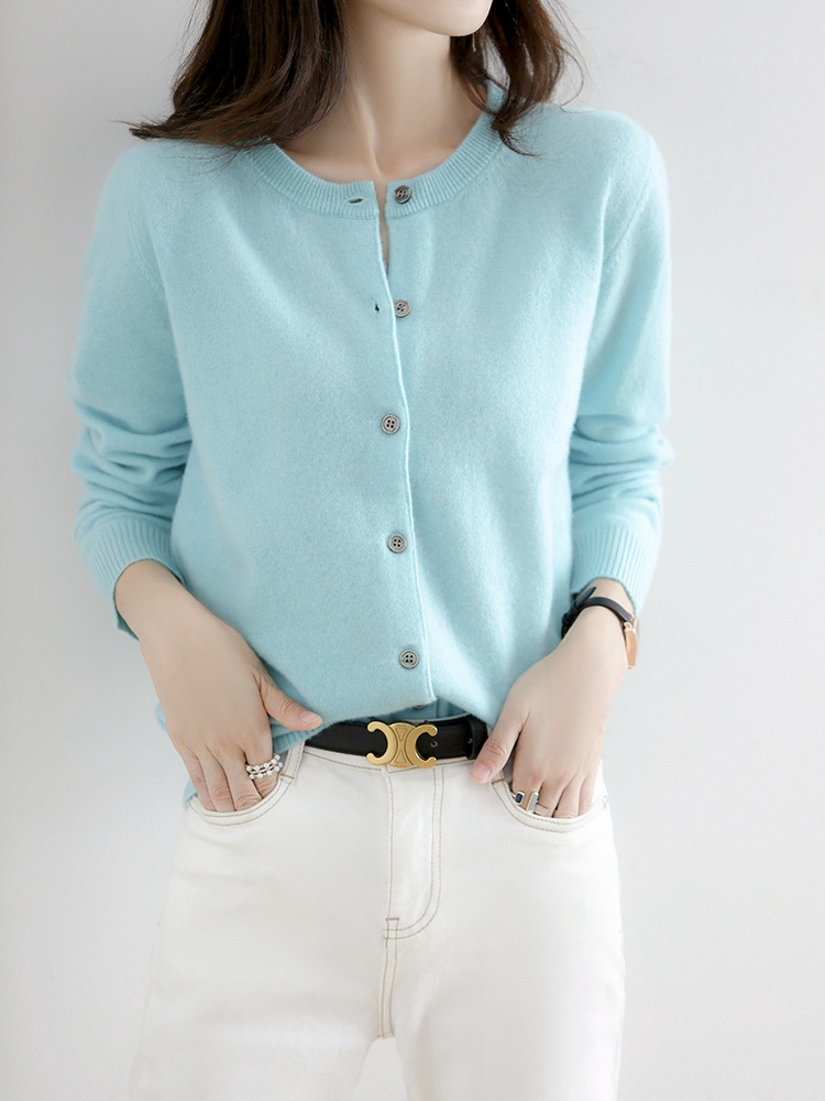 Cardigan with a round collar