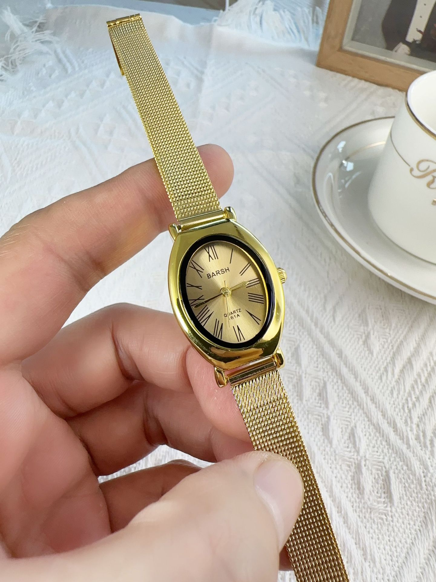 85g Weight Ordinary Glass Mirror Material Alloy Strap Material Watch Classification Pointer, Number Display Type Concealed Buckle Buckle Style Oval Dial Shape Weekend, Learning, Daily Occasion Quartz Movement Geometric Pattern All Seasons Season Women's Gender Casual, Modern Style Style Casual Modern Style Geometric Concealed Buckle Quartz Watch 1