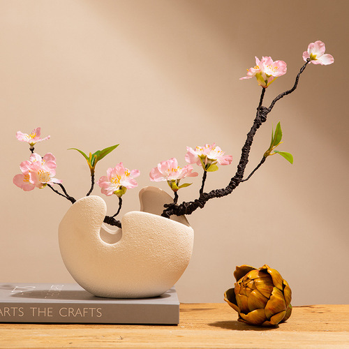 Creative Nordic Alien Eggshell Ceramic Vase Flower Pot Home Dining Table Decorative Ornament Manufacturer Wholesale