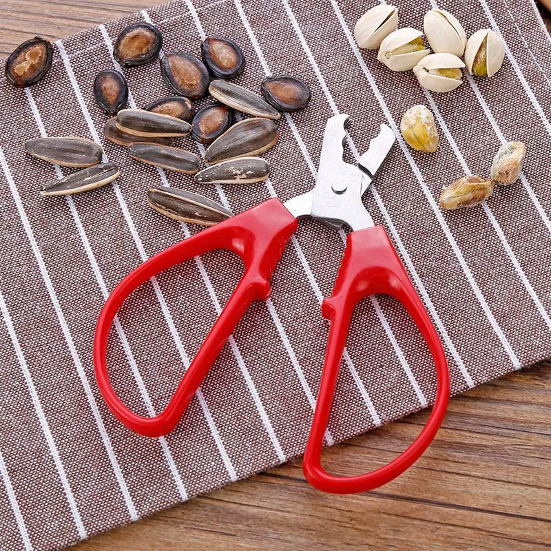 Peanut shell artifact clip peanut shell peeler hand peel peanut seeds remove the shell and pull SJ