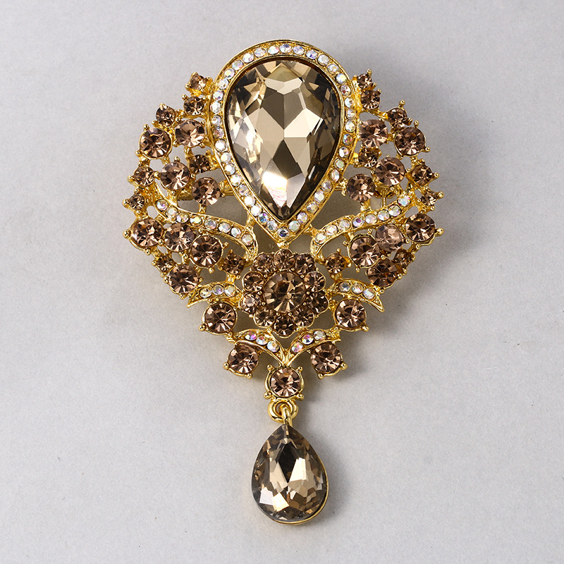 Broche en cristal de luxe européenne et américaine pour femme, broche florale à porter à la main pour décoration de mariage, assortie_voghion.com