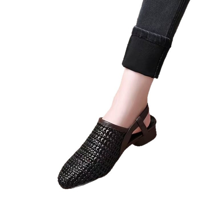 Sandalias de mujer 2026 popularidad en línea de verano con sandalias de tacones gruesos, zapatos de agujero de agujero de aire vacío