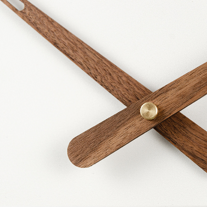Español Reloj de pared madera maciza Nogal Negro latón gran torque gran puntero DIY minimalista salón luz creativa estilo lujo