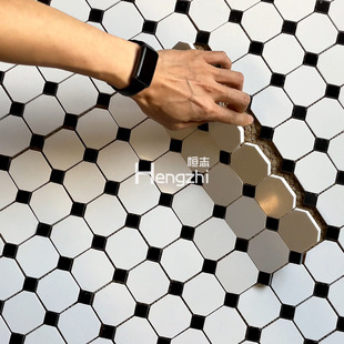 ��Ȼʯ�ĺڰ��Rِ�ˏN���l���g��ɫ�Ƞ��u������ɫ����������u