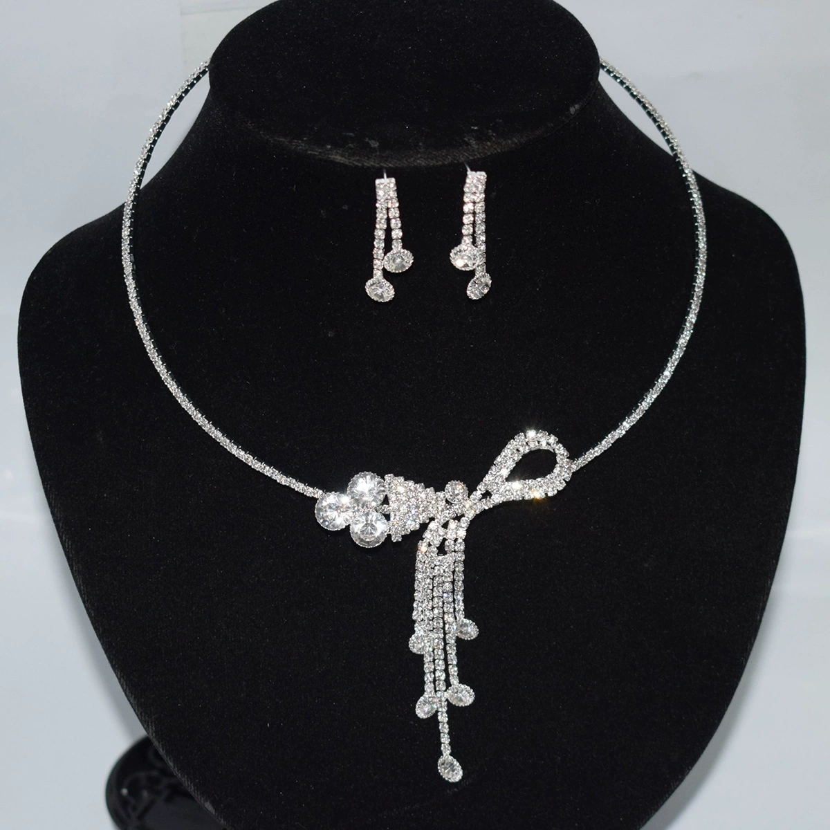 Accessory for bride, choker, bracelet, earrings, set, necklace, chain, gold and silver