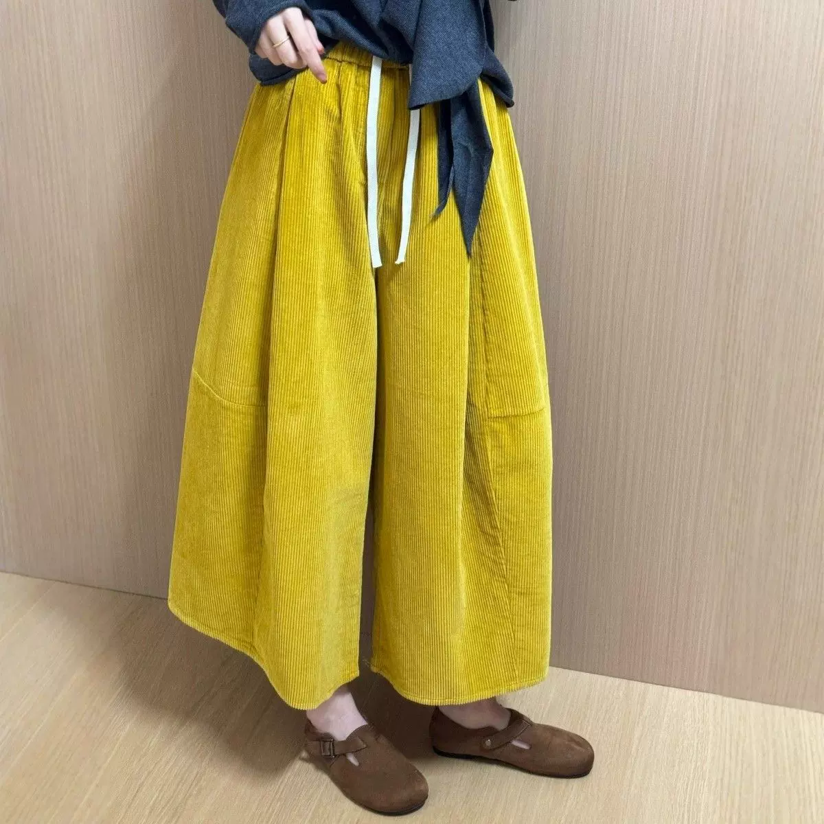 秋季新款韩版百搭显瘦休闲裤女设计宽松灯芯绒加绒加厚阔腿八分裤