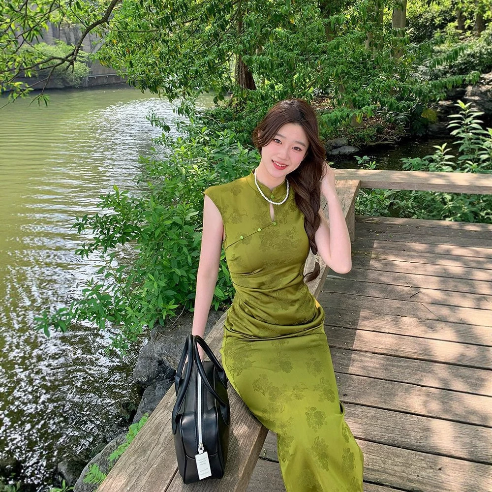 Новое длинное платье-чонсам в китайском стиле с зеленым принтом для похудения и осветления в национальном стиле, улучшенное на каждый день, для лета 2025 года.