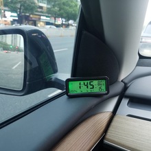 跨境太阳能电子温度计车载温度计自动背光迷你温湿度计type-c代发