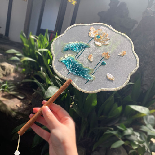 Laochangmen Lingjuan palace fan double-sided embroidered lotus fan Chinese style beech wooden handle ancient fan classical dance fan