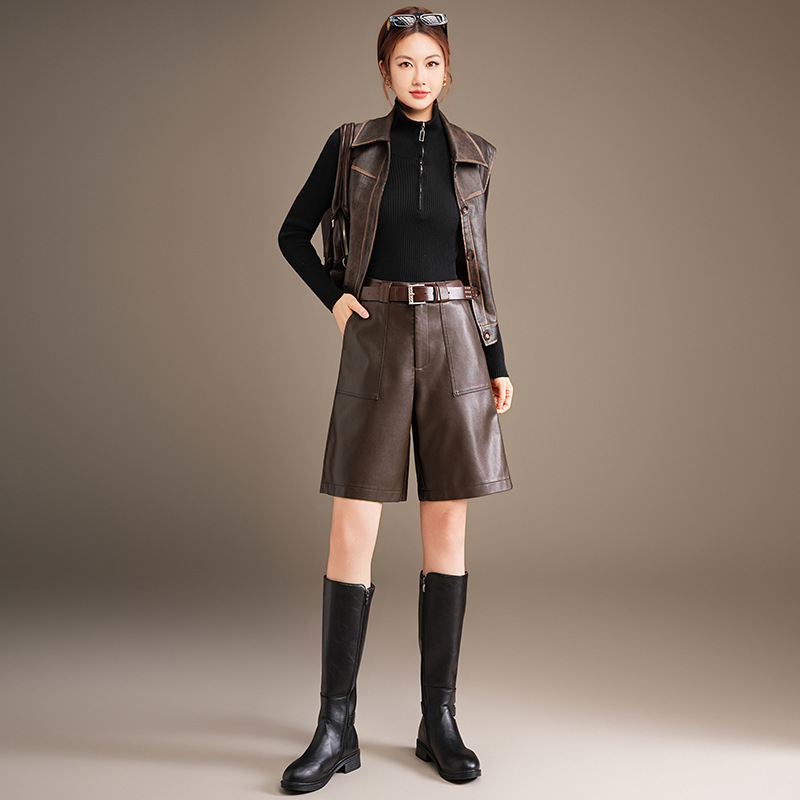Brown leather shorts, 2026 autumn/winter new collection, high-waisted, A-line, loose fit, slimming effect, PU leather, five-point length Brown leather shorts, 2026 autumn/winter new collection, high-waisted, A-line, loose fit, slimming effect, PU leather, five-point length