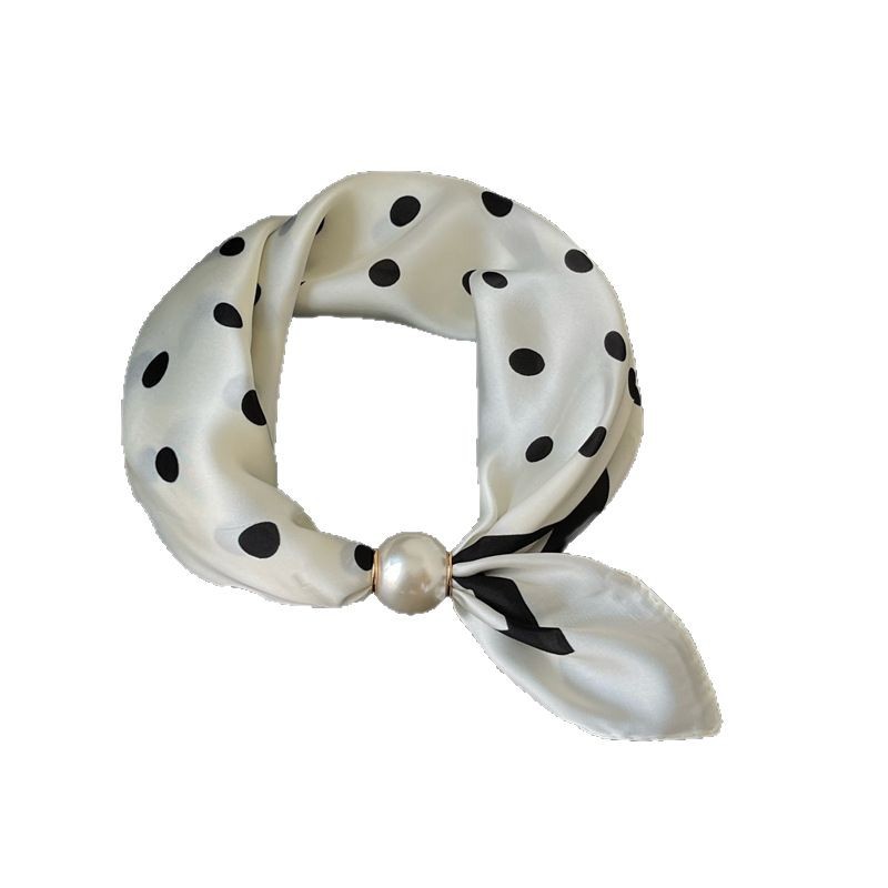 Women's Pearl Necklace With Magnetic Clasp Elegant Collarbone Chain_voghion.com