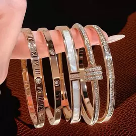 手镯;戒指;项链