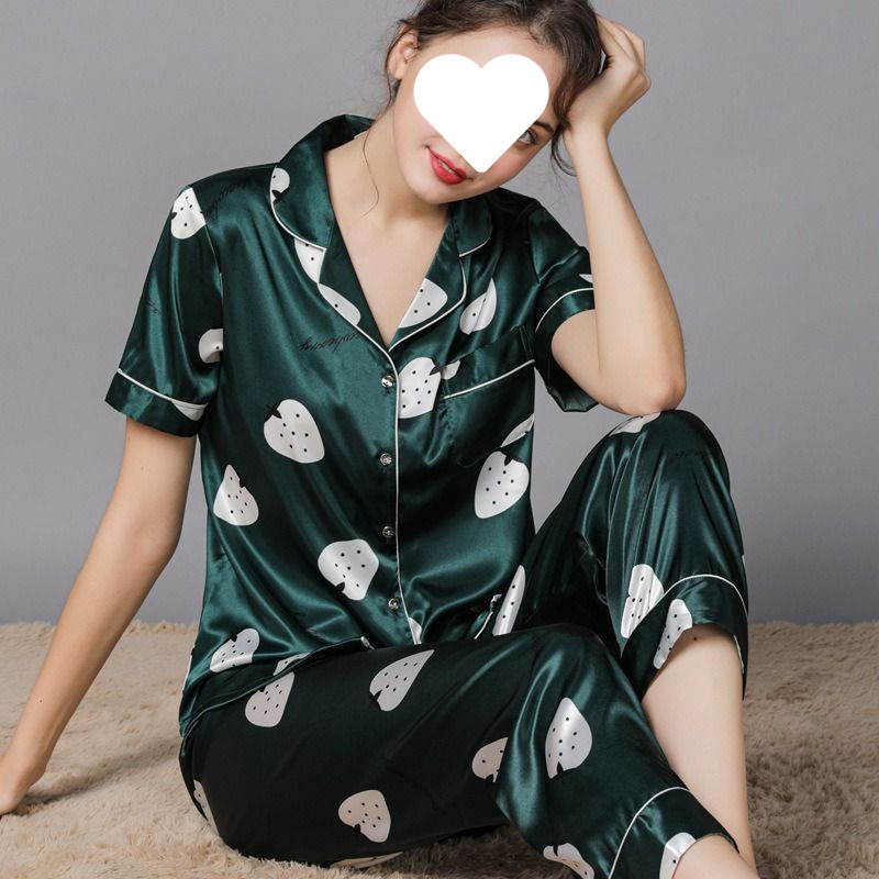 짙은 녹색 딸기 반팔