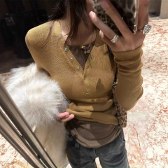 撞色假两件长袖T恤女秋冬小众排扣叠穿修身显瘦长袖打底针织上衣