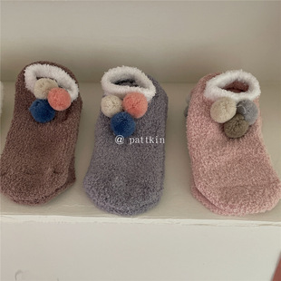 Autumn and winter socks women's fleece-lined thick floor socks warm coral velvet cute fur ball solid color women's socks confinement home socks