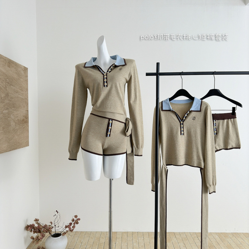 Color-Block Gold Buckle Ribbon Lapel Polo Tie Sweater Peach Heart Shorts Set Fashion Casual Petite