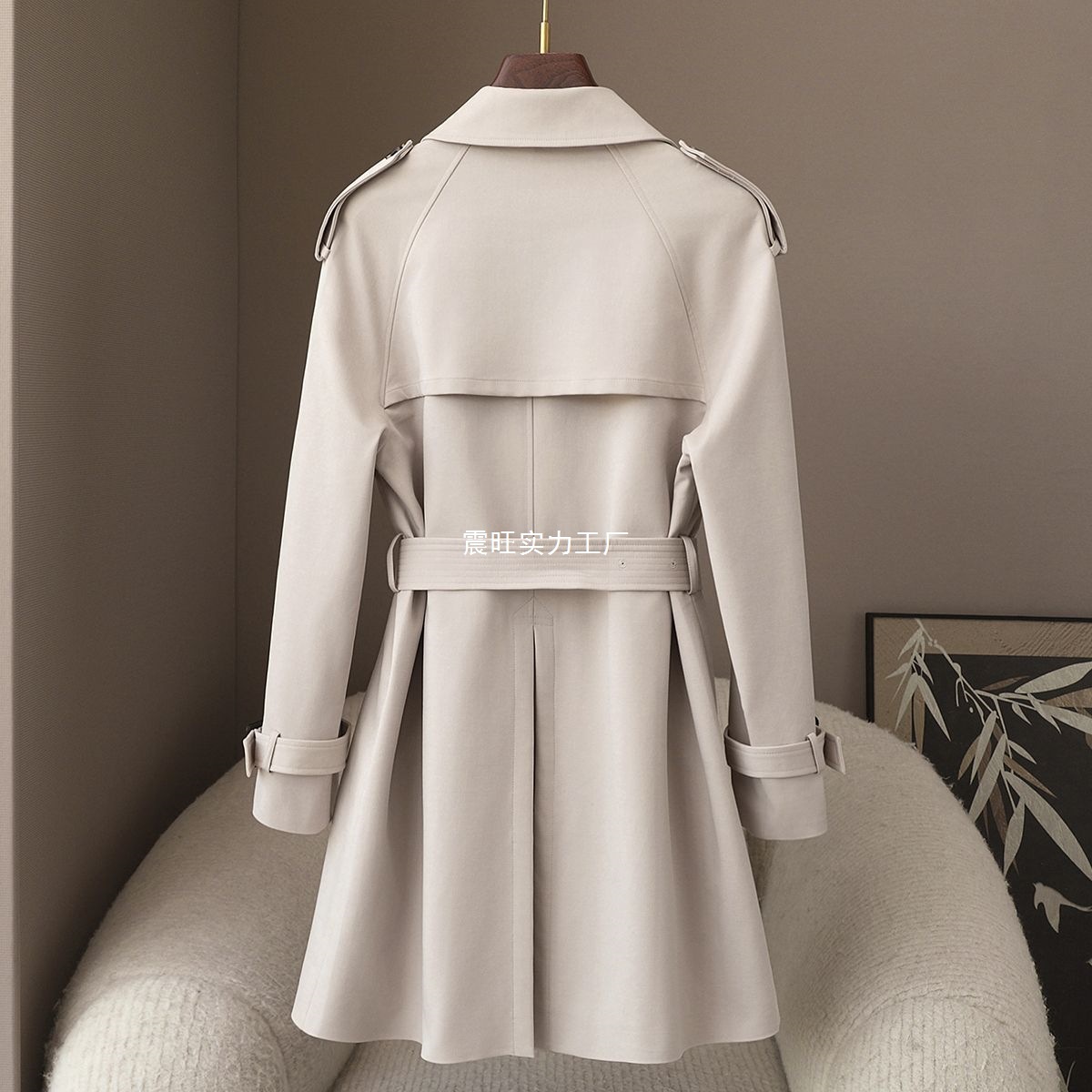 2025 New Korean Style British Spring and Autumn Double-Breasted Casual Waist-Cinching Trench Coat for Women, Slimming and Elegant