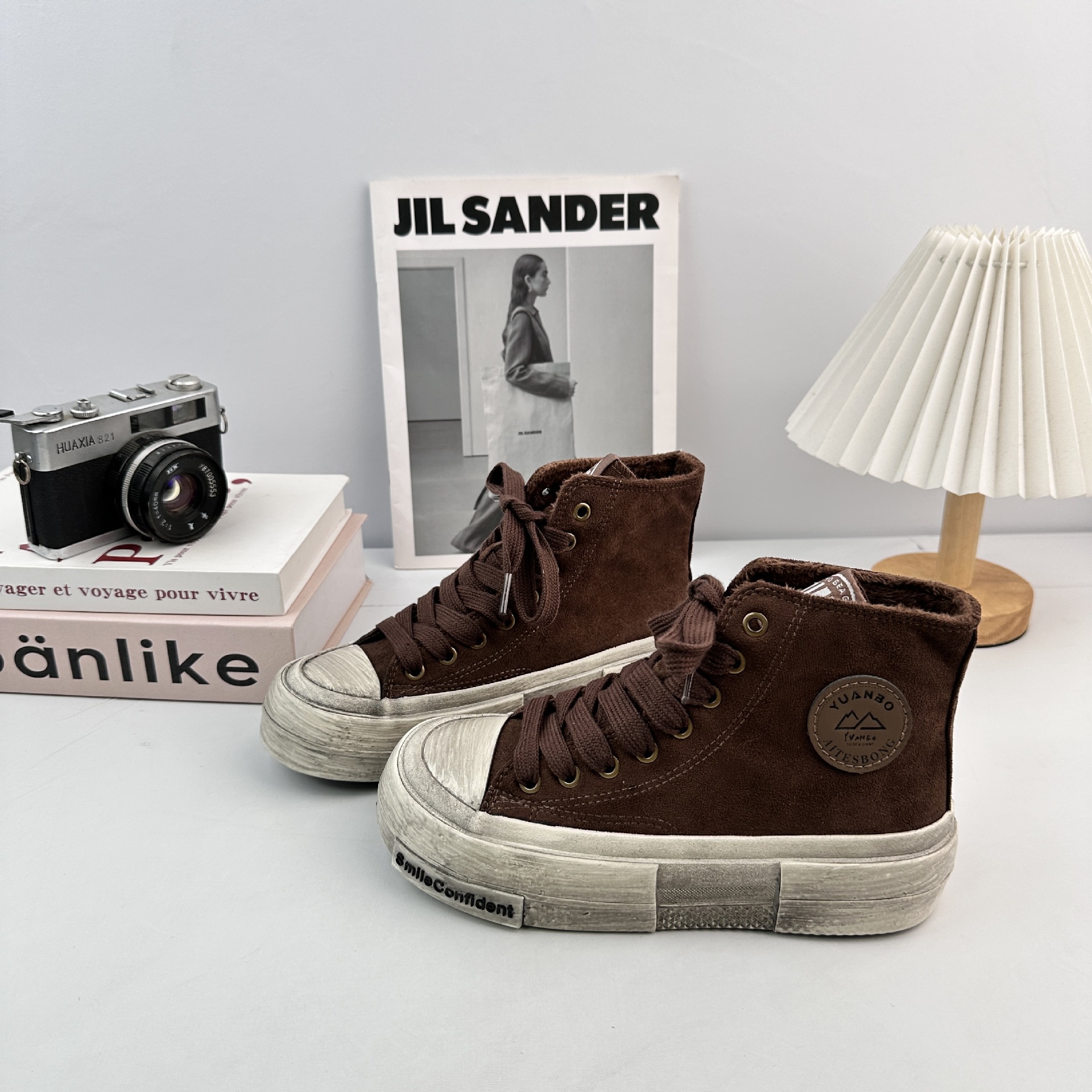 Yuanbo2025 invierno aumento de la parte inferior gruesa de los zapatos de lona de las niñas estudiantes de alta altura estilo coreano versátil retrógrado hacer viejos zapatos de skate