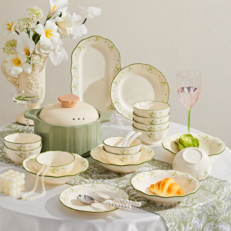 Cream-Style Daisy Bowl and Plate Set for Home Use, 2026 New Model, Complete Set of Ceramic Tableware, Housewarming Gift