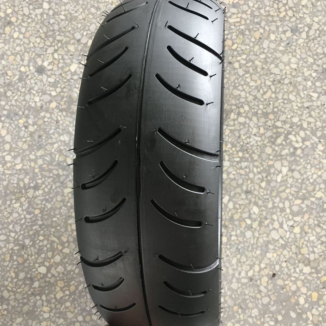 厂家生产摩托车轮胎 三轮摩托车130/60-13 脚踏车轮胎 真空胎轮胎