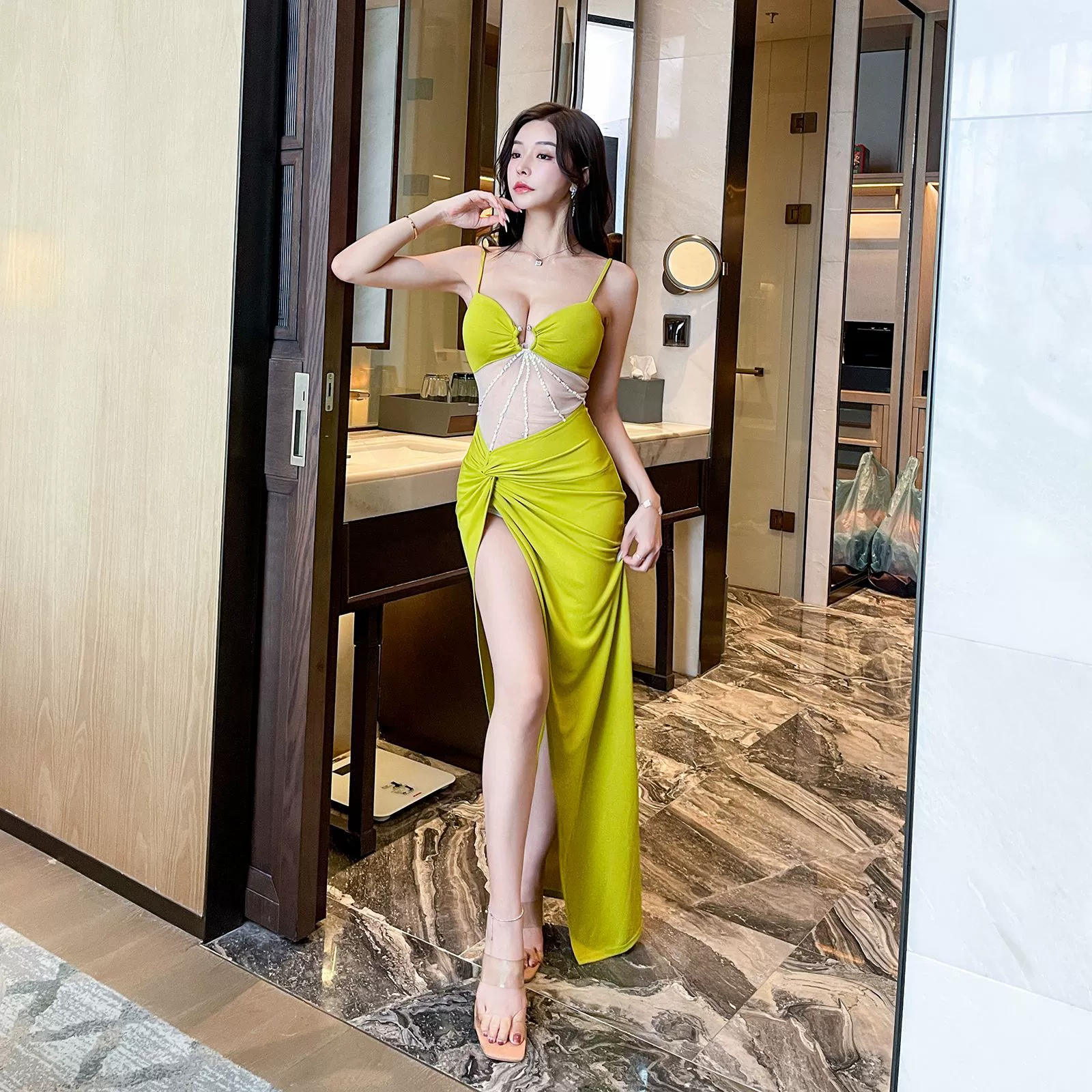 Сексуальное длинное сетчатое платье с глубоким вырезом на подтяжках и разрезом для ночного клуба, бара, ванночка для ног, сауна, техник, косметолог, рабочая одежда