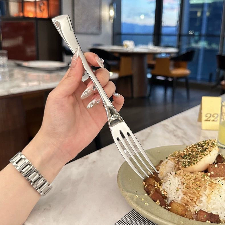 Сетка красная вилка из нержавеющей стали ресторан с длинной ручкой Фруктовая вилка Салатная вилка Домашний торт Десерт вилка Винный магазин Вилка