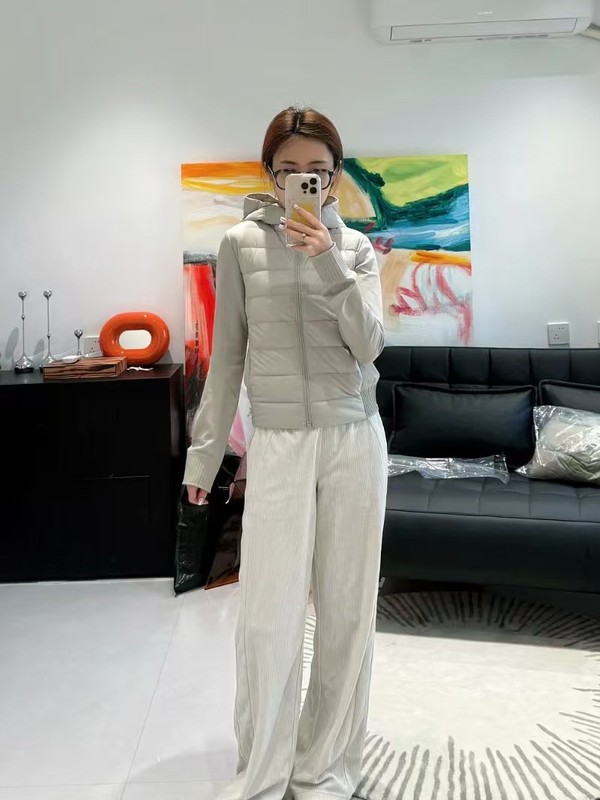 露露家轻薄运动羽绒服女2025新款保暖徒步登山户外健身瑜伽服外套|undefined