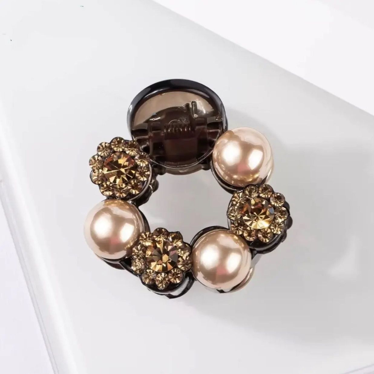 Retro Round Bead Garland Fashion Hair Accessory High-End Elegance Sparkling Diamond Half-Pin Hair Clip Exquisite Versatile Shark Clip