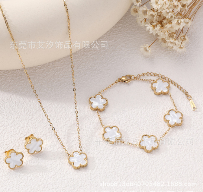 화이트 쓰리피스 슈트