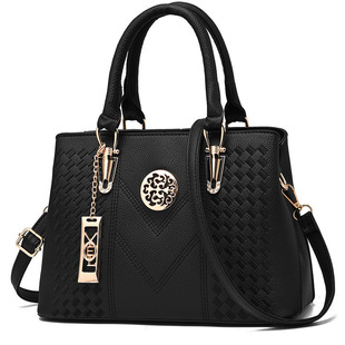Cross-border Women's Bag 2022 New Fashion Trend Embroidered Women's Handbag Foreign Trade Large Capacity Shoulder Crossbody Bag