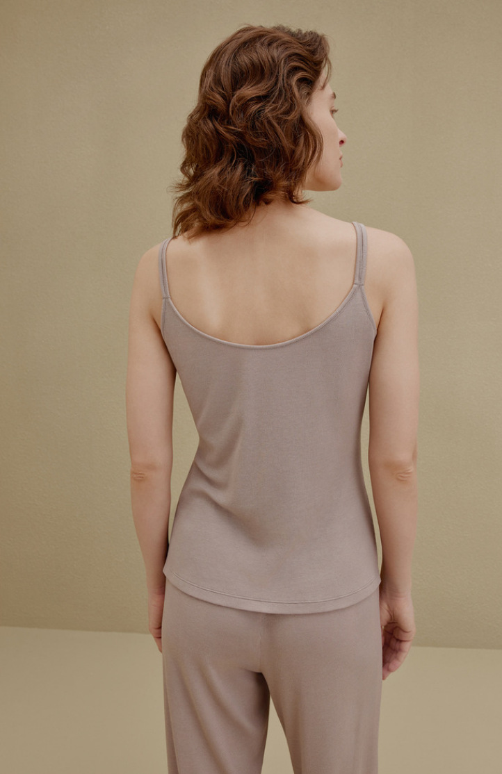 Title 7, Cardigan a coste con bretelle e pantaloni pigia...