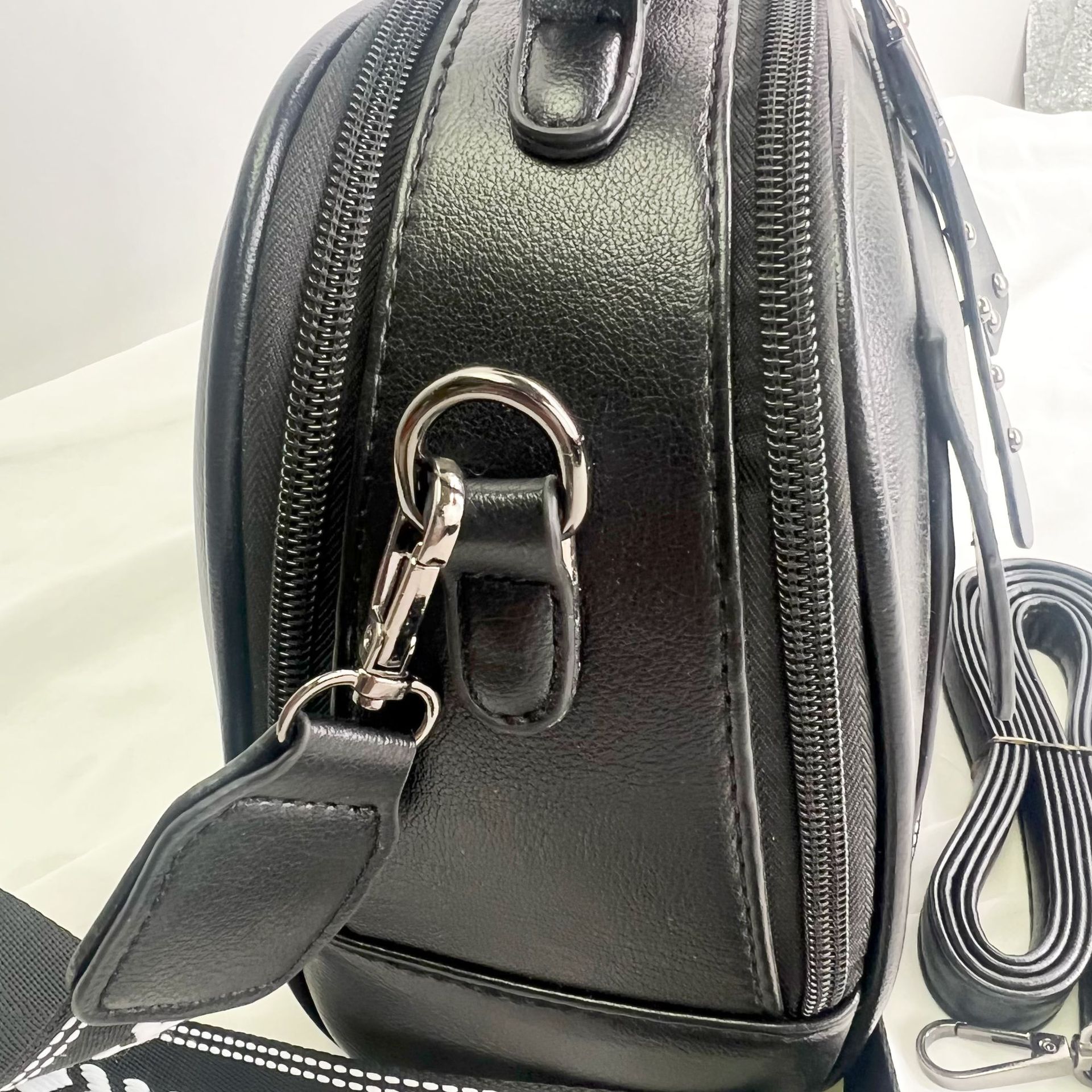 637g Weight Nylon Lining Material Zipper Closure Type Single Shoulder Strap Strap Type Saddle Bag Bags Type Street Occasion Pu Leather Material Solid Color Pattern All Seasons Season Women's Gender Classic Style Style Square Shape Medium Size Women's Medium Pu Leather Solid Color Classic Style Square Zipper Saddle Bag 16