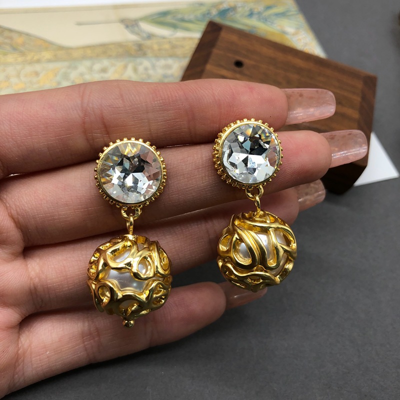Plating, Inlay Design Retro Style Retro Ball Artificial Pearl Alloy Plating Inlay Artificial Gemstones Women's Drop Earrings