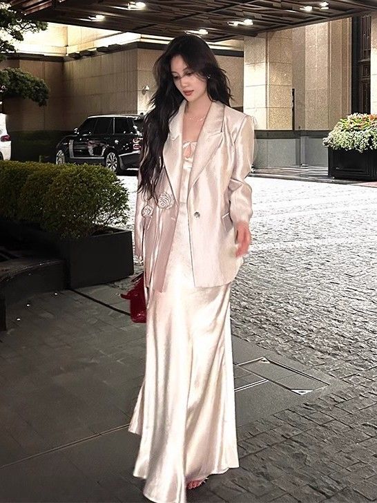 高级感缎面西装外套女2025春秋休闲宽松西服v领镂空吊带裙两件套|undefined