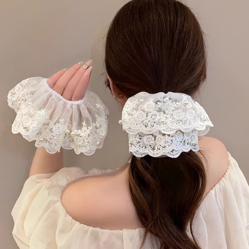 Elegant pearl lace scrunchie in white, super fairy-like and gentle, with lace trim, suitable for low buns, hair ties, and hair accessories