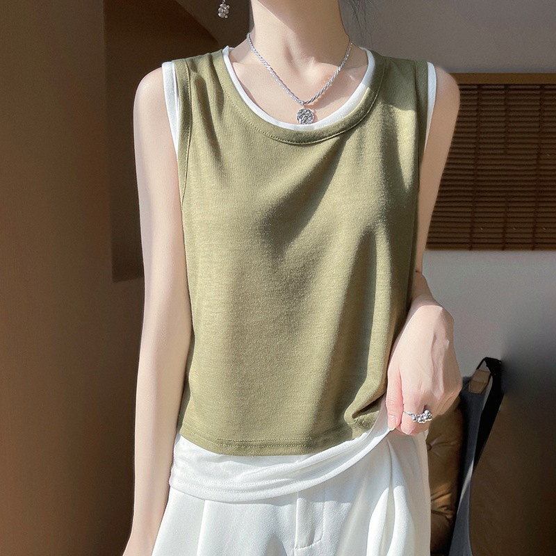 Summer short vest with a round collar