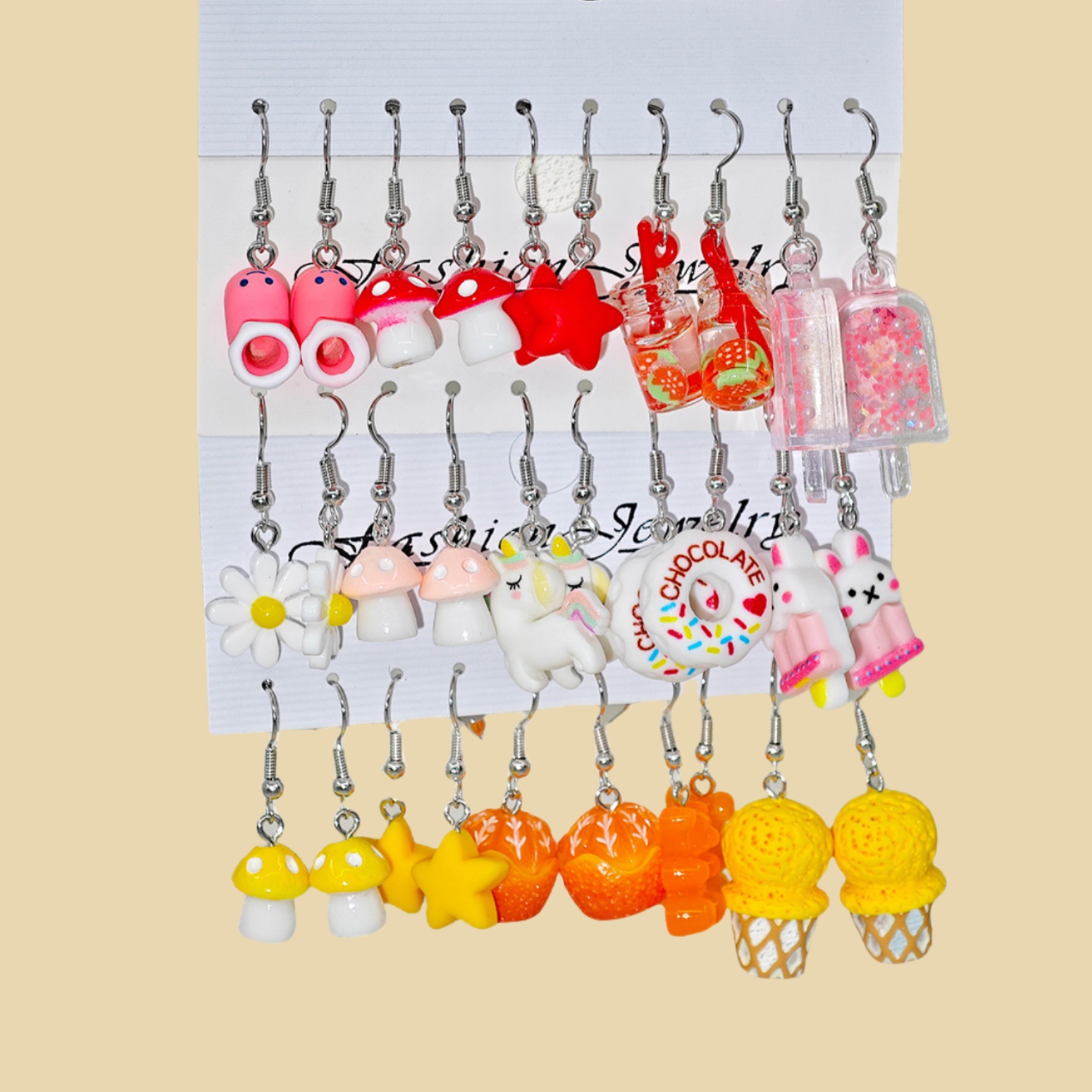 Moda transfronteriza de venta caliente de dibujos animados animales de caballo blanco resina de margarita simulación de alimentos donut auriculares multi-pieza conjunto