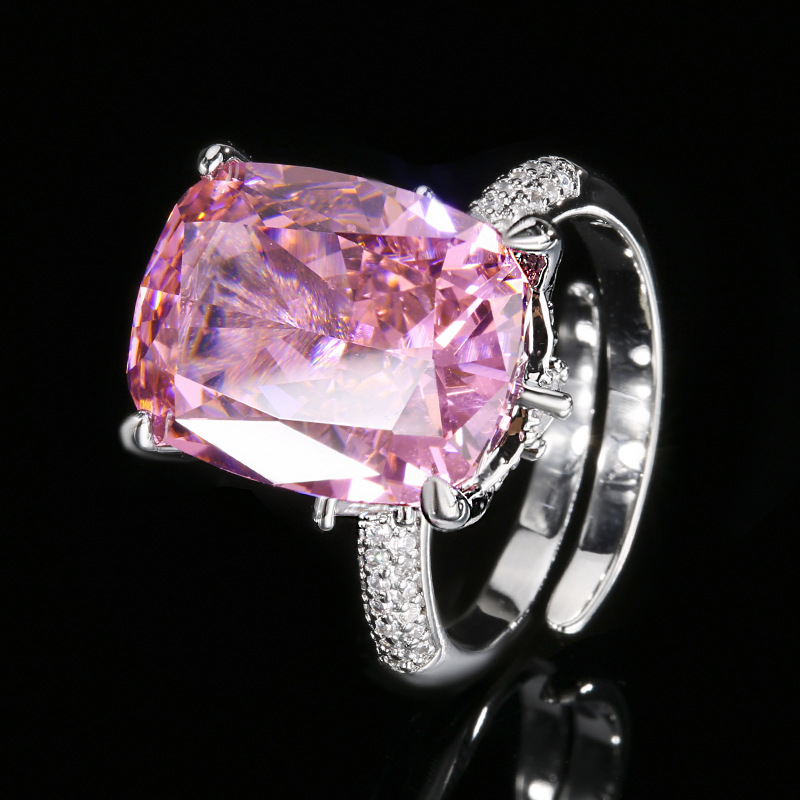 Otoño e invierno nuevo estilo Zhuang Shengsheng joyería fondo de cobre chapado en oro diamante de alto carbono flor de hielo diamante cuadrado con incrustaciones de cobre anillo de temperamento femenino 12*16