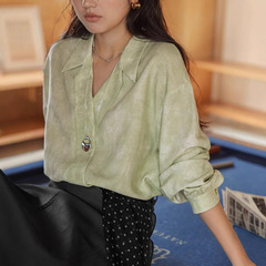 フランス風のシルクの亜麻はvネックのシャツの女性の春の新型のゆったりしているシャツの上着を染めます。