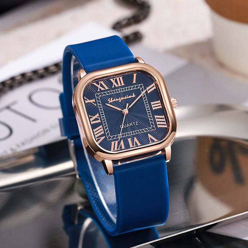 Nueva moda cuadrada cinturón de reloj femenino escala romana estilo antiguo cuarzo todo fósforo reloj de mujer al por mayor