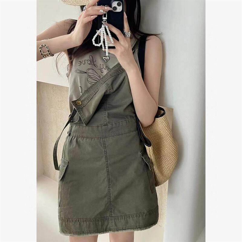 American Retro Hot Girl Style Slim-Fit Denim Dress Early Spring Women's Designer Slim-Fit Short Overalls American Retro Hot Girl Style Slim-Fit Denim Dress Early Spring Women's Designer Slim-Fit Short Overalls