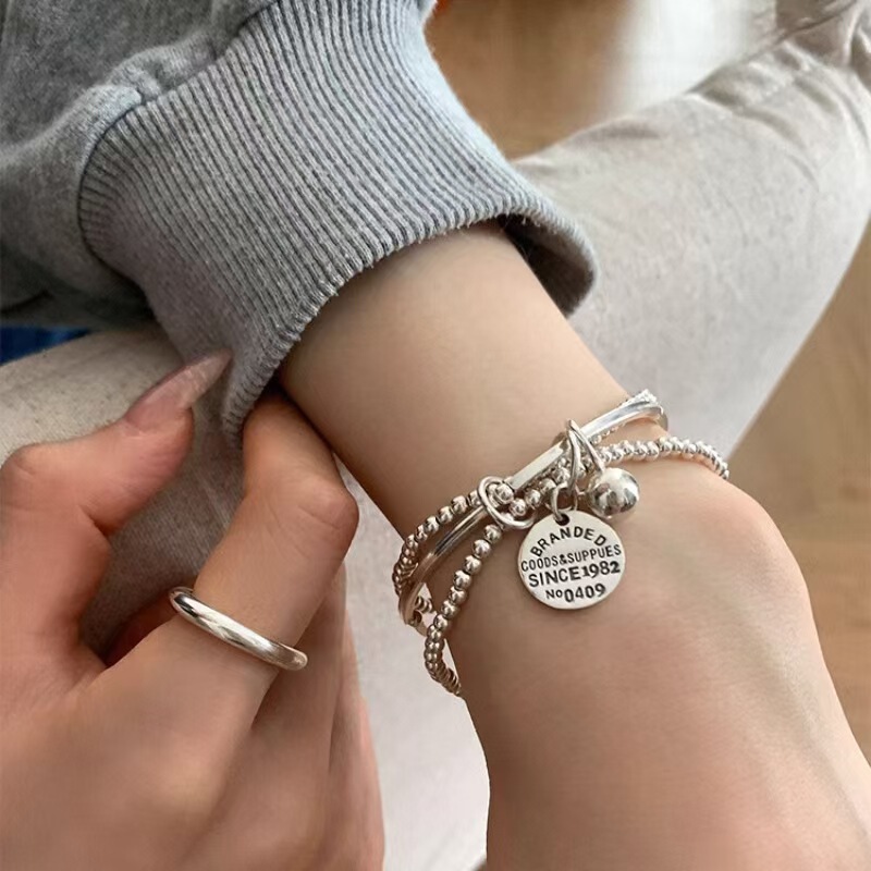 Korean Version Versatile Simple Three-Layer Round Pendant Bracelet for Women, Fashionable Light Luxury Niche Temperament Exquisite High-End Jewelry