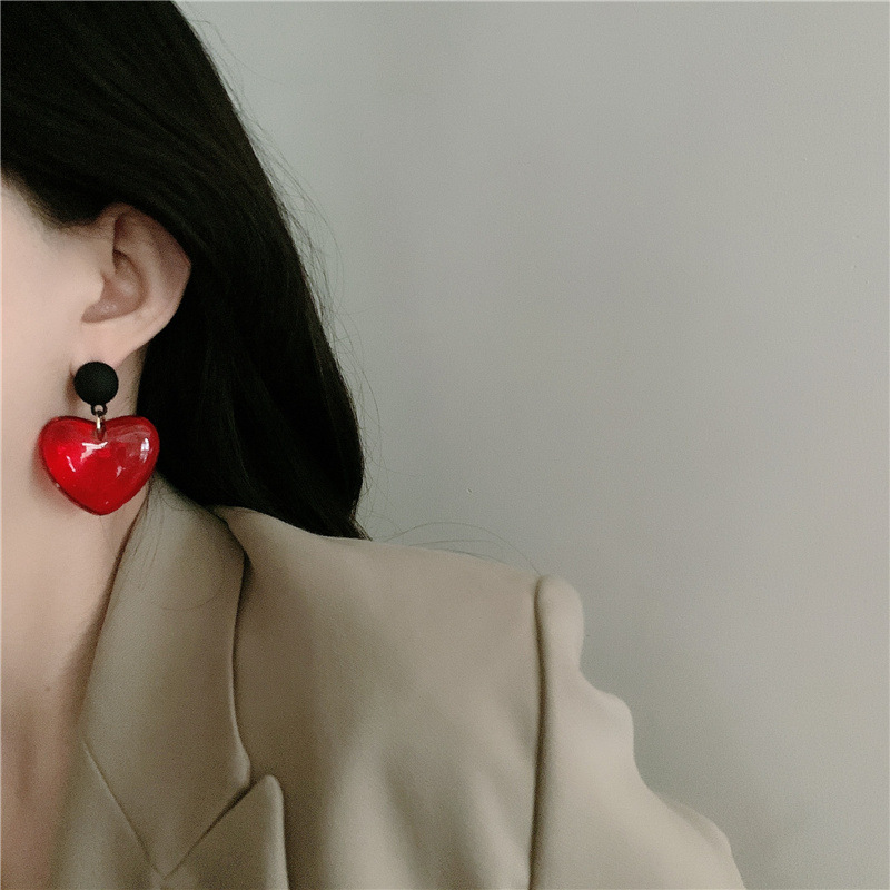 Retro Red Heart Stud Earrings display picture 6