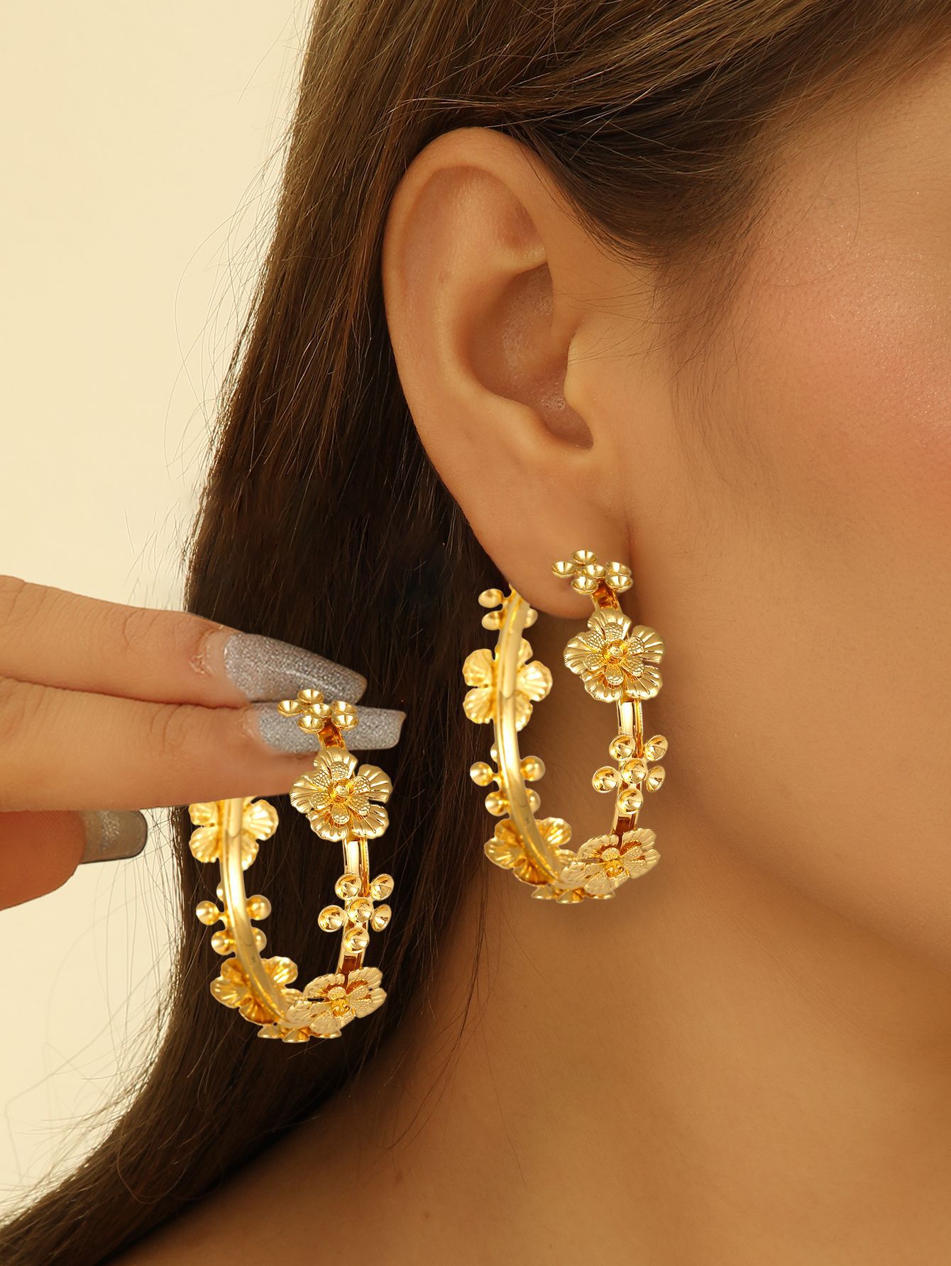 Joyas transfronterizas europeas y estadounidenses de verano aretes de alto nivel de estilo francés aretes de geometría huecos de línea metálica