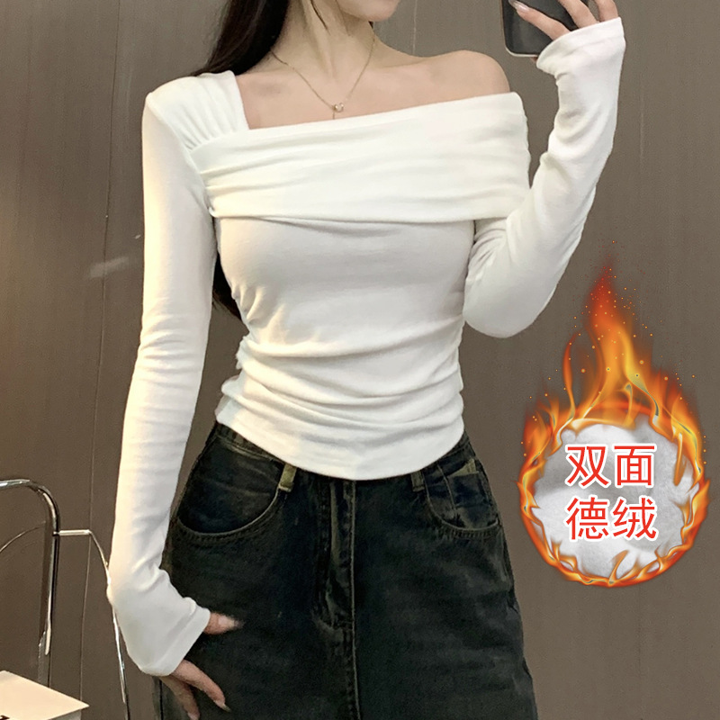 セクシーでピリピリとした女性らしい長袖ベースレイヤートップス、2026秋冬向けスリムフィット斜め襟ワンショルダーTシャツ、トレンド商品